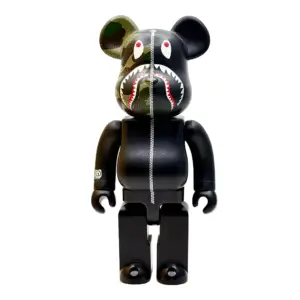 1st Camo Shark 400% (Verde) x BEARBRICK x BAPE
